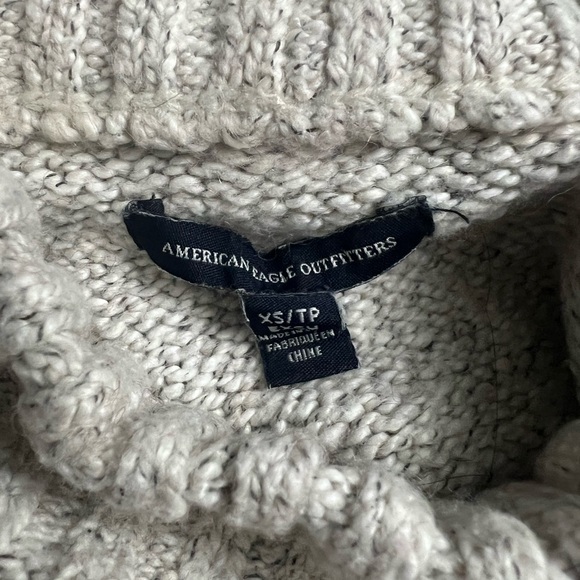 American Eagle Outfitters Light Gray Turtleneck Sweater - Picture 3 of 4